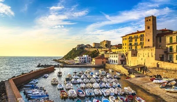 Piombino Home 0*,  Italy